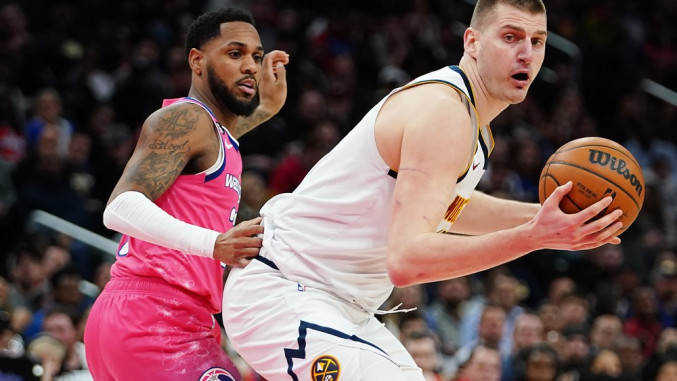 Jokić predvodio Denver do pobede protiv Filadelfije u derbiju NBA lige