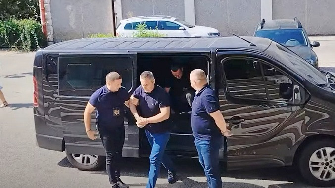 PODGORICA: Uhapšenom direktoru policije Veselinu Veljoviću određen pritvor do 72 sata!